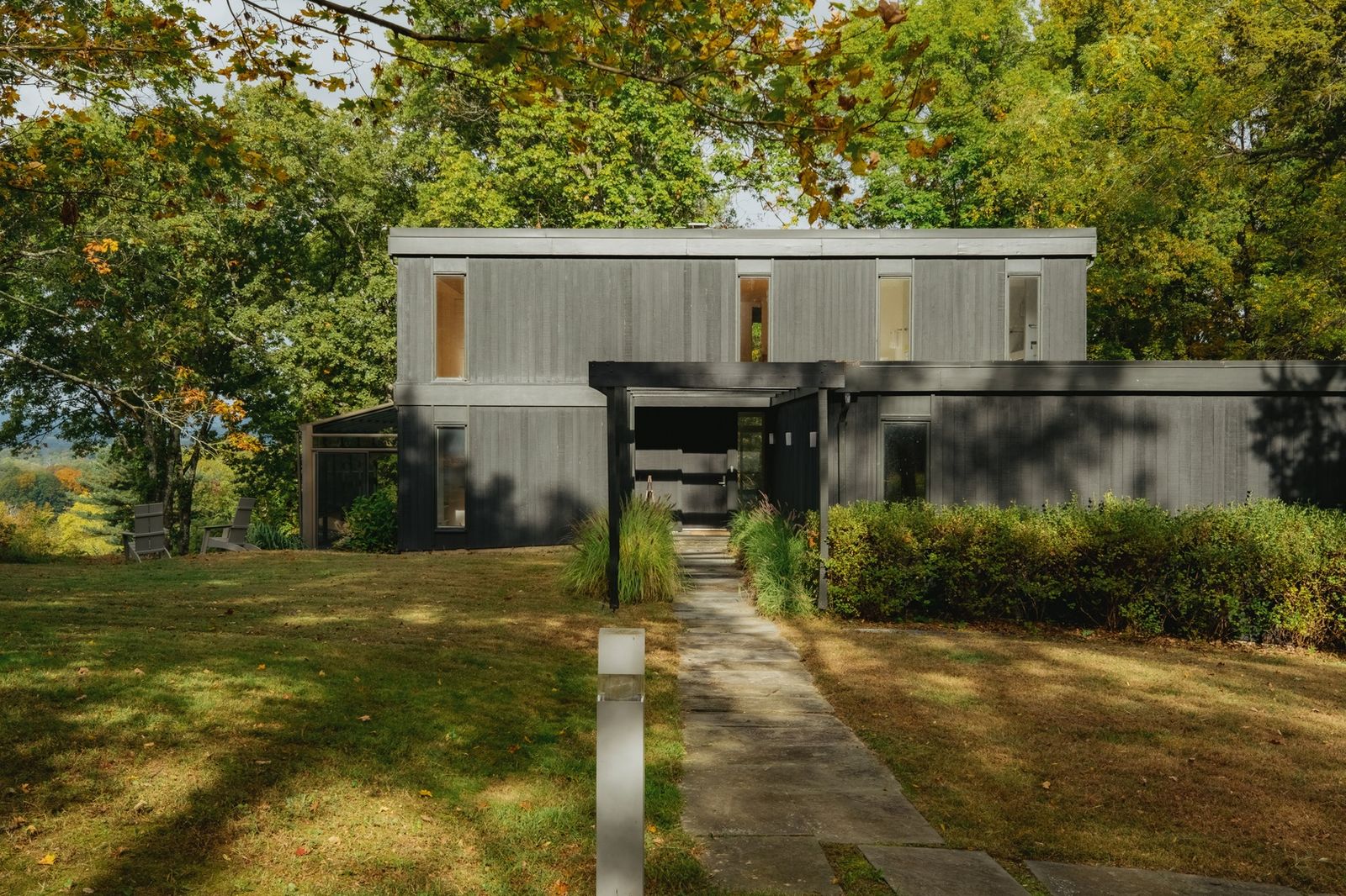 Historic George Hutton-Designed Rhinebeck Estate with Panoramic Hudson River Views Listed for $2.75 Million Amidst Recent 2025 Renovation