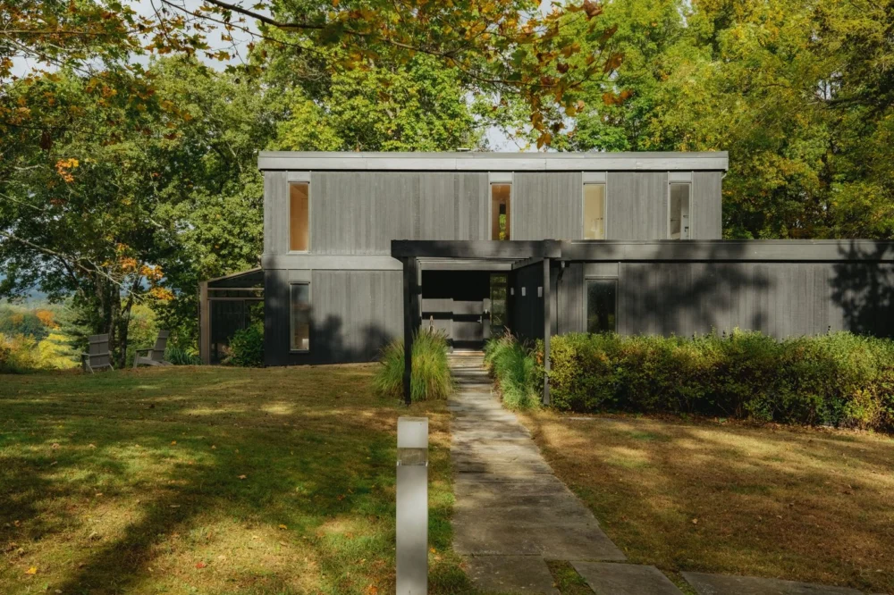 Historic George Hutton-Designed Rhinebeck Estate with Panoramic Hudson River Views Listed for $2.75 Million Amidst Recent 2025 Renovation