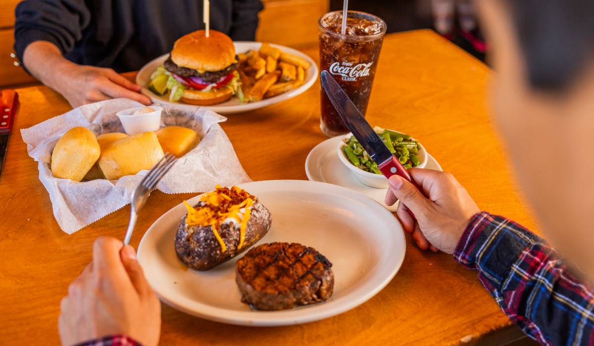 Texas Roadhouse Reports Record Revenue and 60 Consecutive Quarters of Growth as Strategic Expansion Continues for 2026