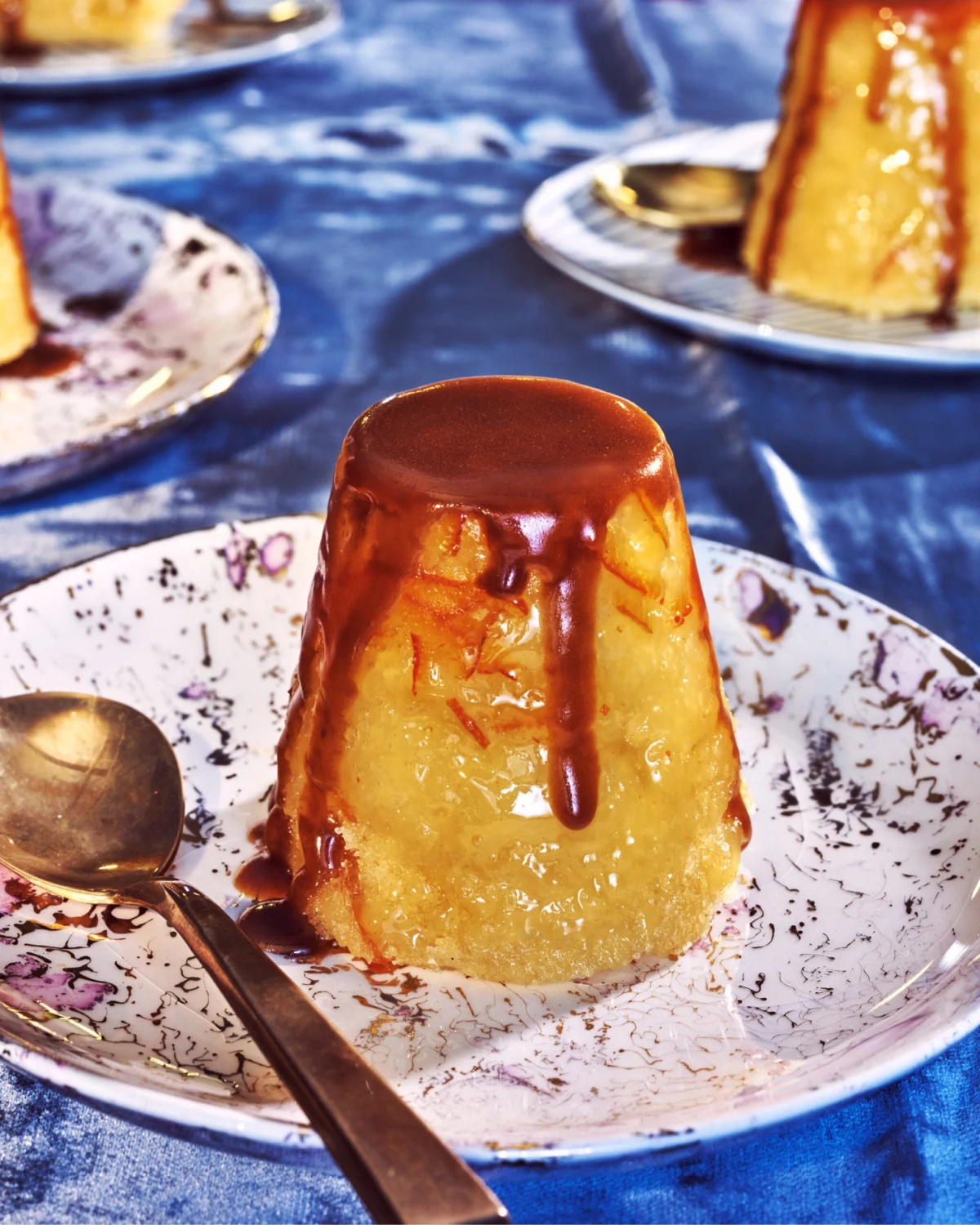 A Culinary Masterpiece Emerges: Steamed Marmalade Puddings with Toffee Sauce Offer a Taste of Refined Comfort