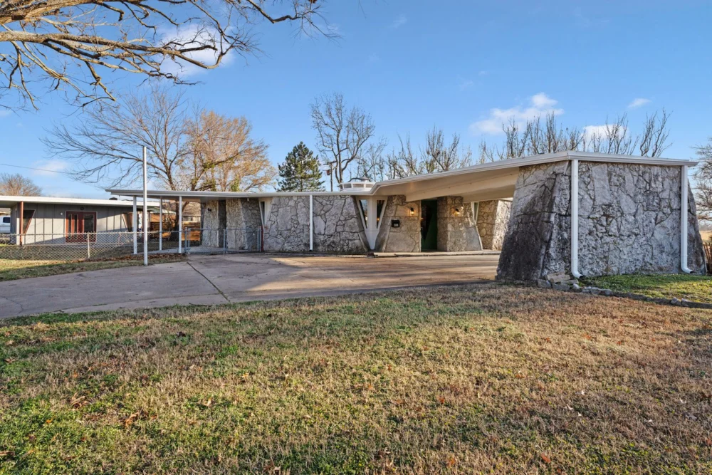 A Midcentury Masterpiece: Bruce Goff’s Iconic Round House in Vinita, Oklahoma, Listed for $475,000