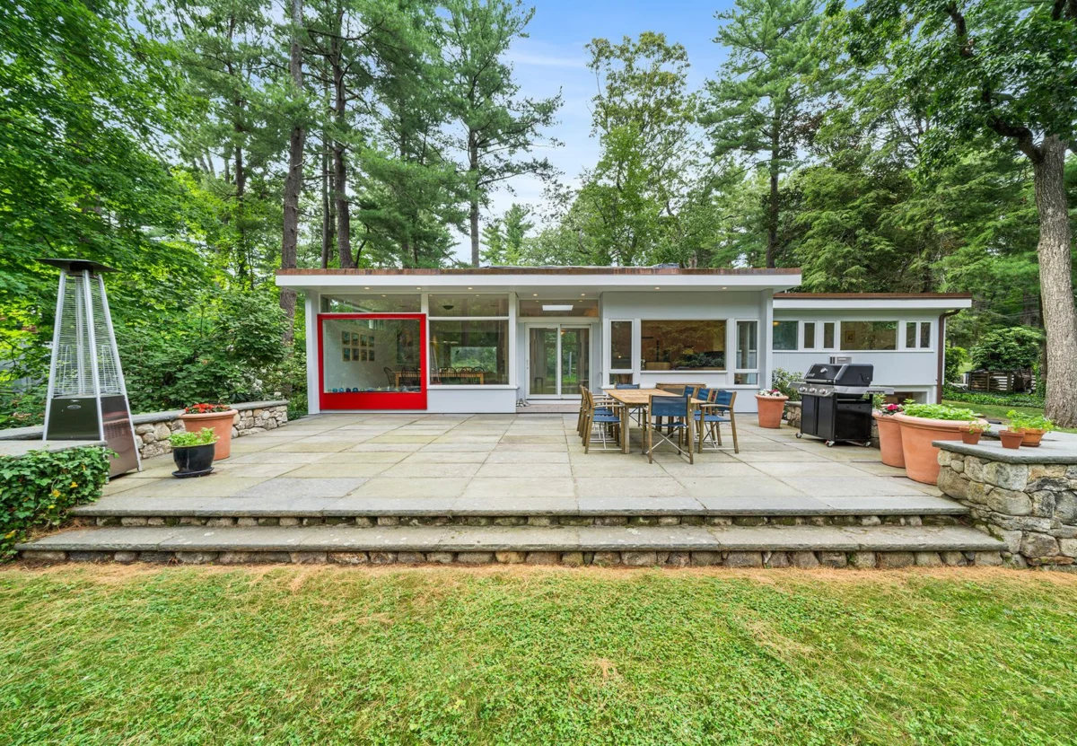 A Midcentury Modern Masterpiece by The Architects Collaborative in Lexington’s Historic Six Moon Hill Community Lists for $1,950,000