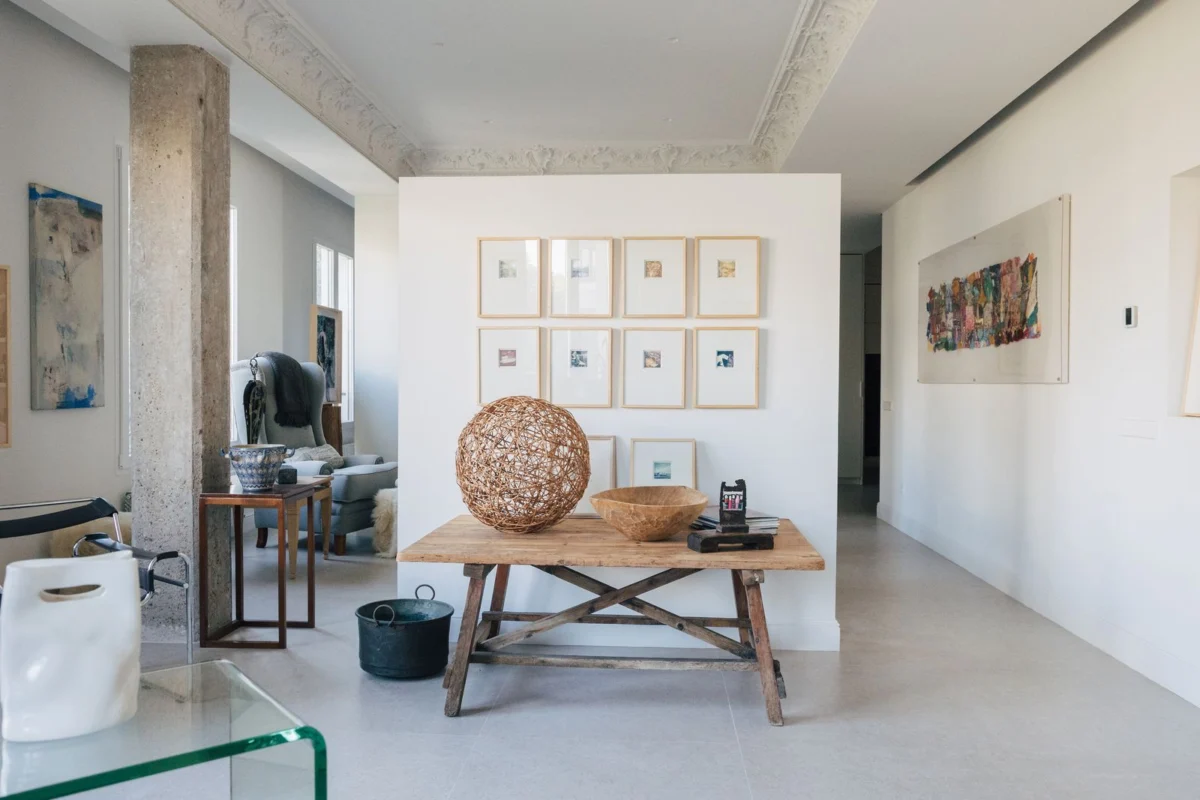 Emma Sepúlveda’s Valencia Apartment: A Sanctuary of Creativity and Mediterranean Minimalism