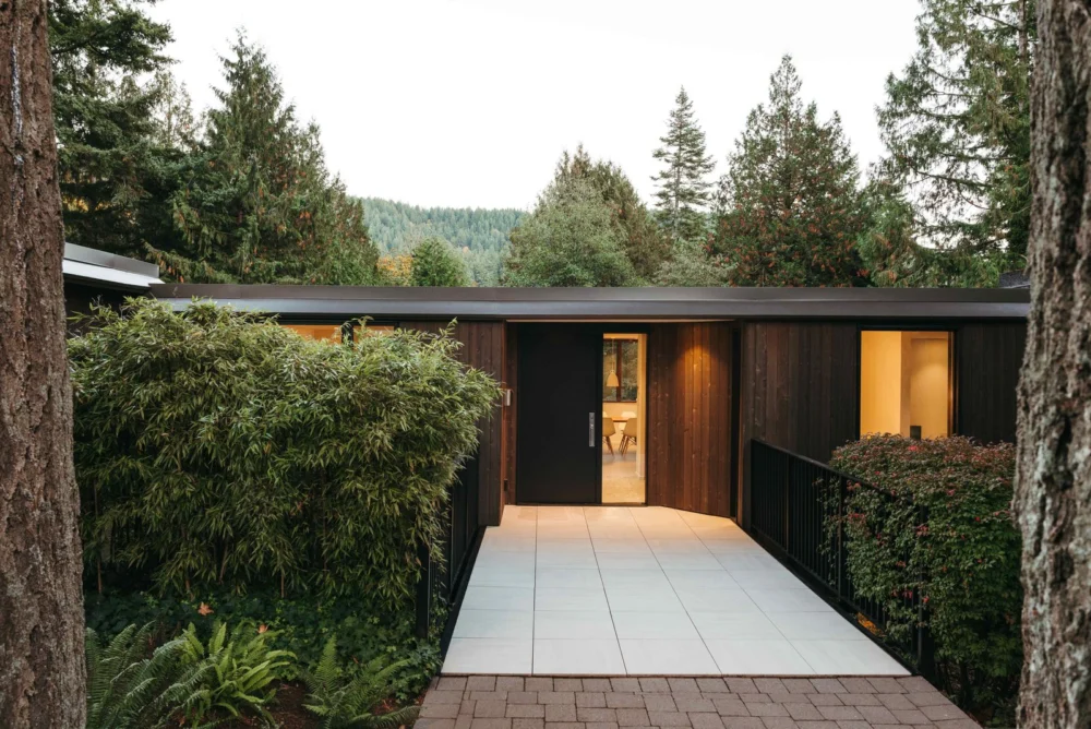 Madrona House: A Mid-Century Modern Masterpiece Reimagined in West Vancouver Commands $4.95 Million