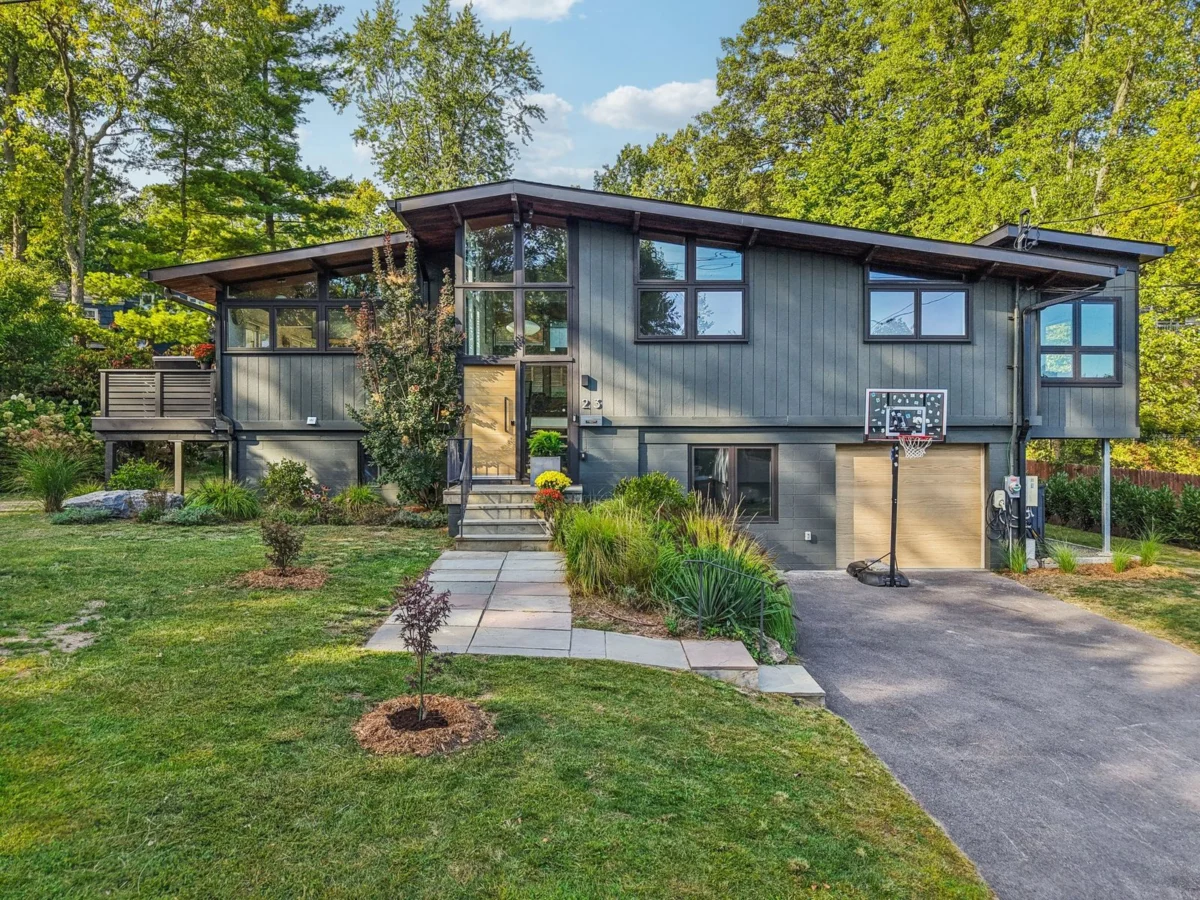 Mid-Century Modern Masterpiece in Hastings-on-Hudson Redefined for 21st-Century Sustainable Luxury