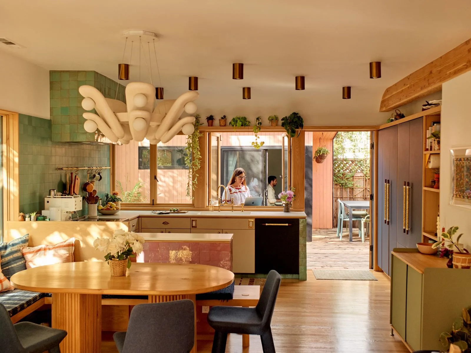 Oakland’s Architectural Tapestry: A Home East of Lake Merritt Reflects the City’s Enduring Dichotomies