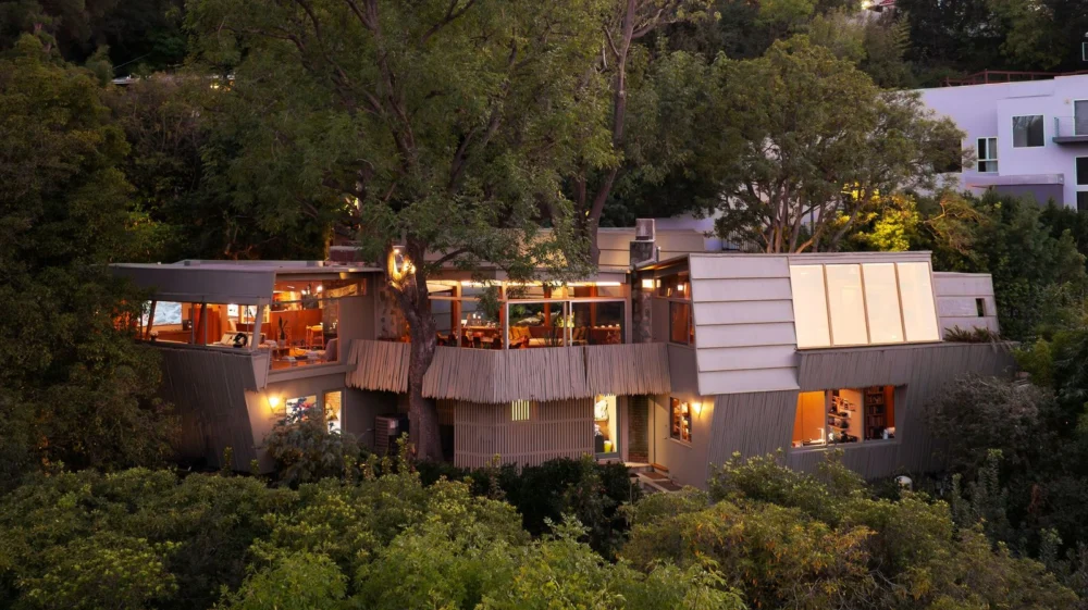 Rudolph Schindler’s Kallis-Sharlin Residence, a Landmark of California Modernism, Listed in Los Angeles for $6.995 Million