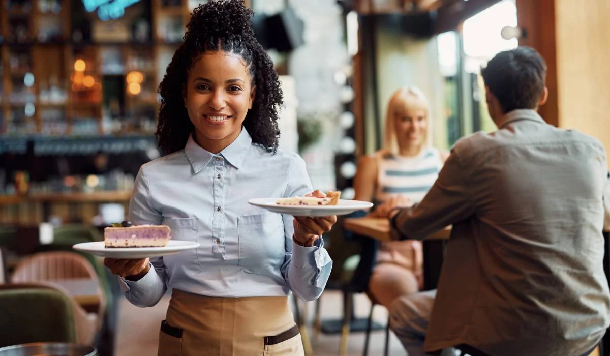 Theatrical Hospitality and the Strategic Integration of Marketing and Operations in the Modern Restaurant Industry