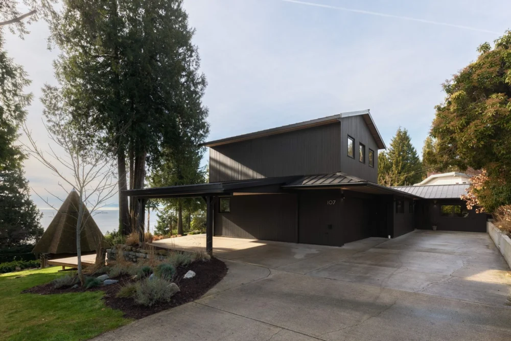 There’s a “Secret Beach” Just a Five-Minute Walk From This $1.5M Home in Canada