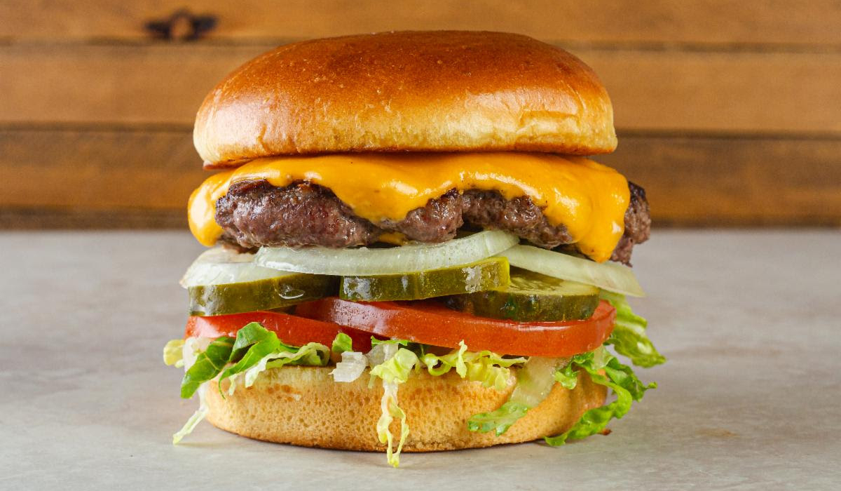 Wahlburgers Launches Limited Time Brothers Combo to Celebrate Family Heritage and Value