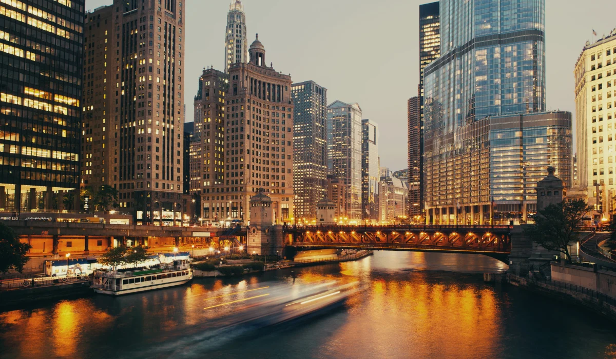 The Battle Over Chicago’s Tipped Minimum Wage Intensifies as City Council Fails to Override Mayoral Veto on Phase-Out Pause