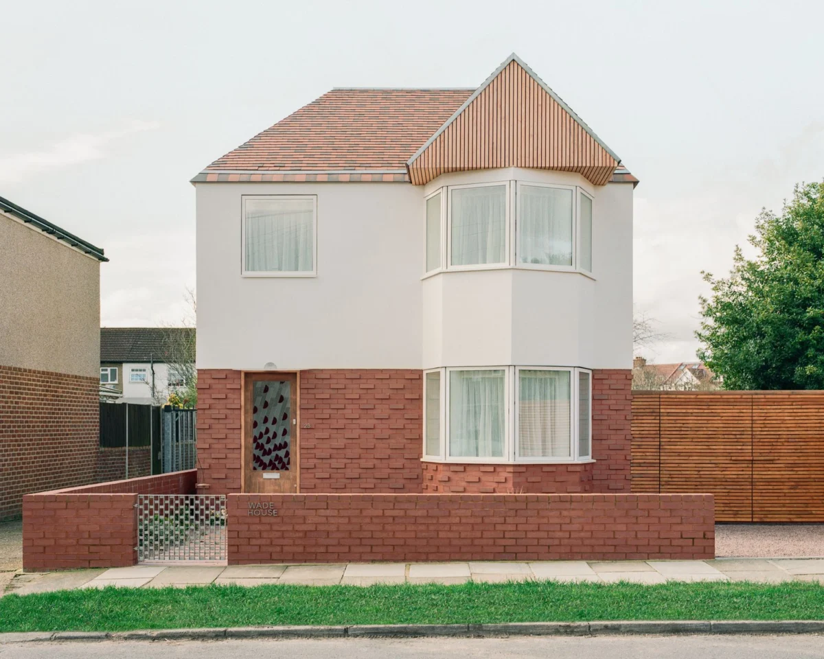 Wade House: A Contemporary Vision Blending Modernism and Sustainability in Historic Ruislip