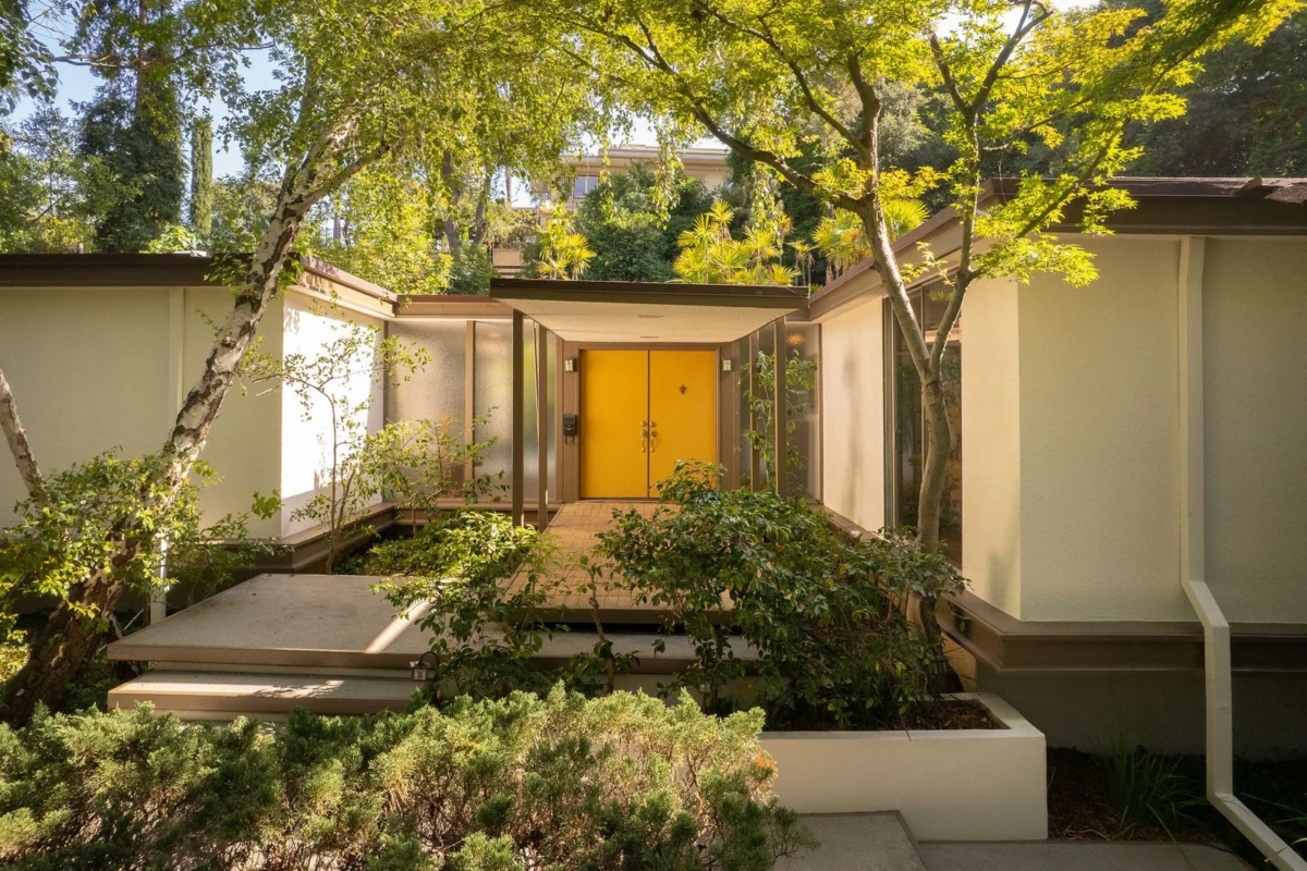 An Iconic David Stringer Mid-Century Modern Masterpiece in Pasadena’s Coveted Oak Knoll Neighborhood Listed for $3.93 Million
