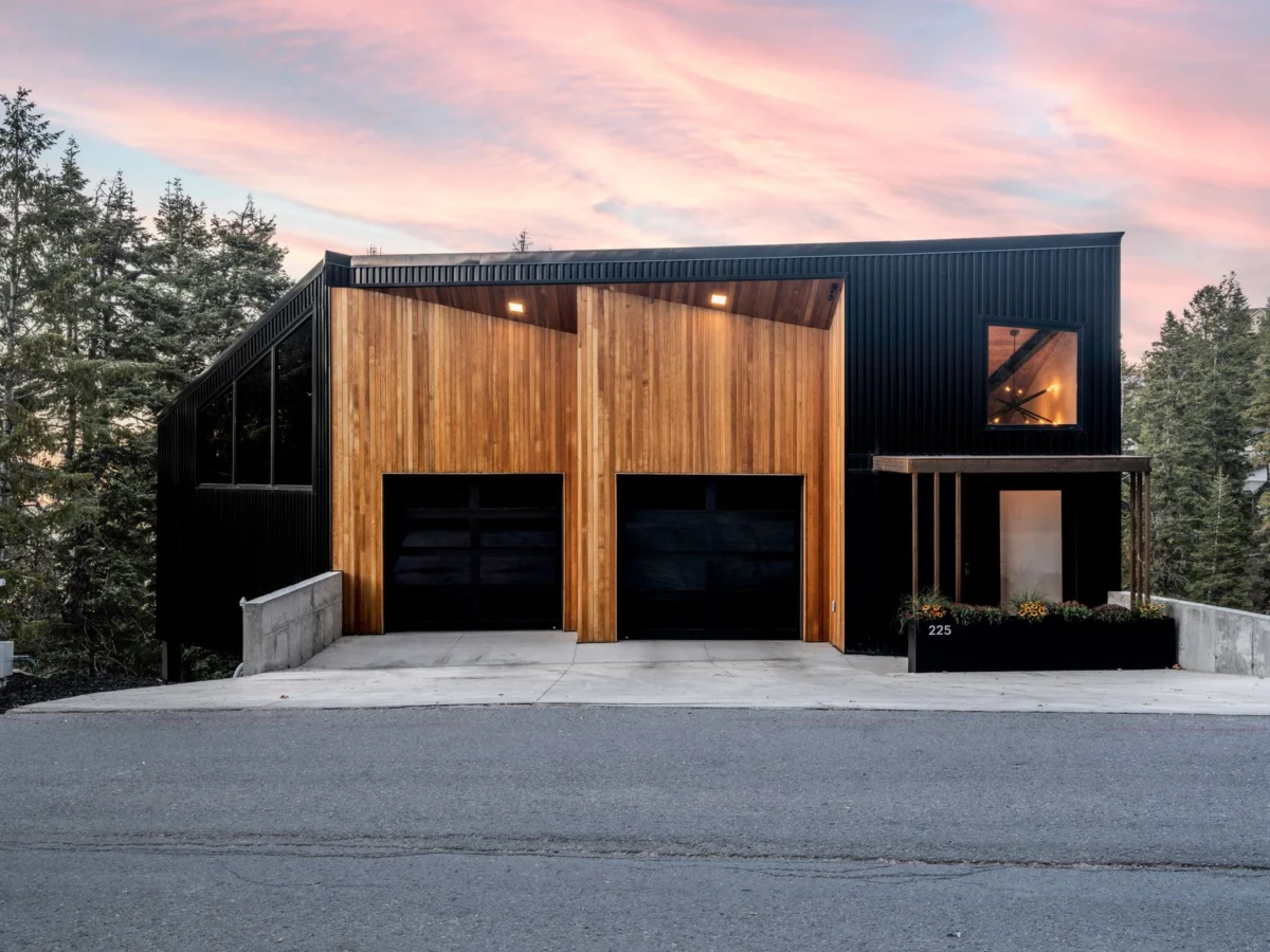 Building an Alpine Masterpiece: Klima Architecture Conquers Utah’s Steep Summit Park Terrain