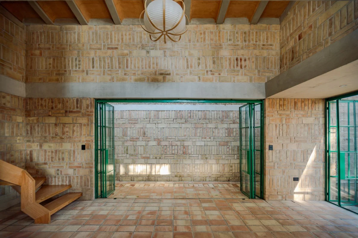 Casa F36: A Study in Local Craftsmanship and Brutalist Aesthetics in San Pedro Cholula