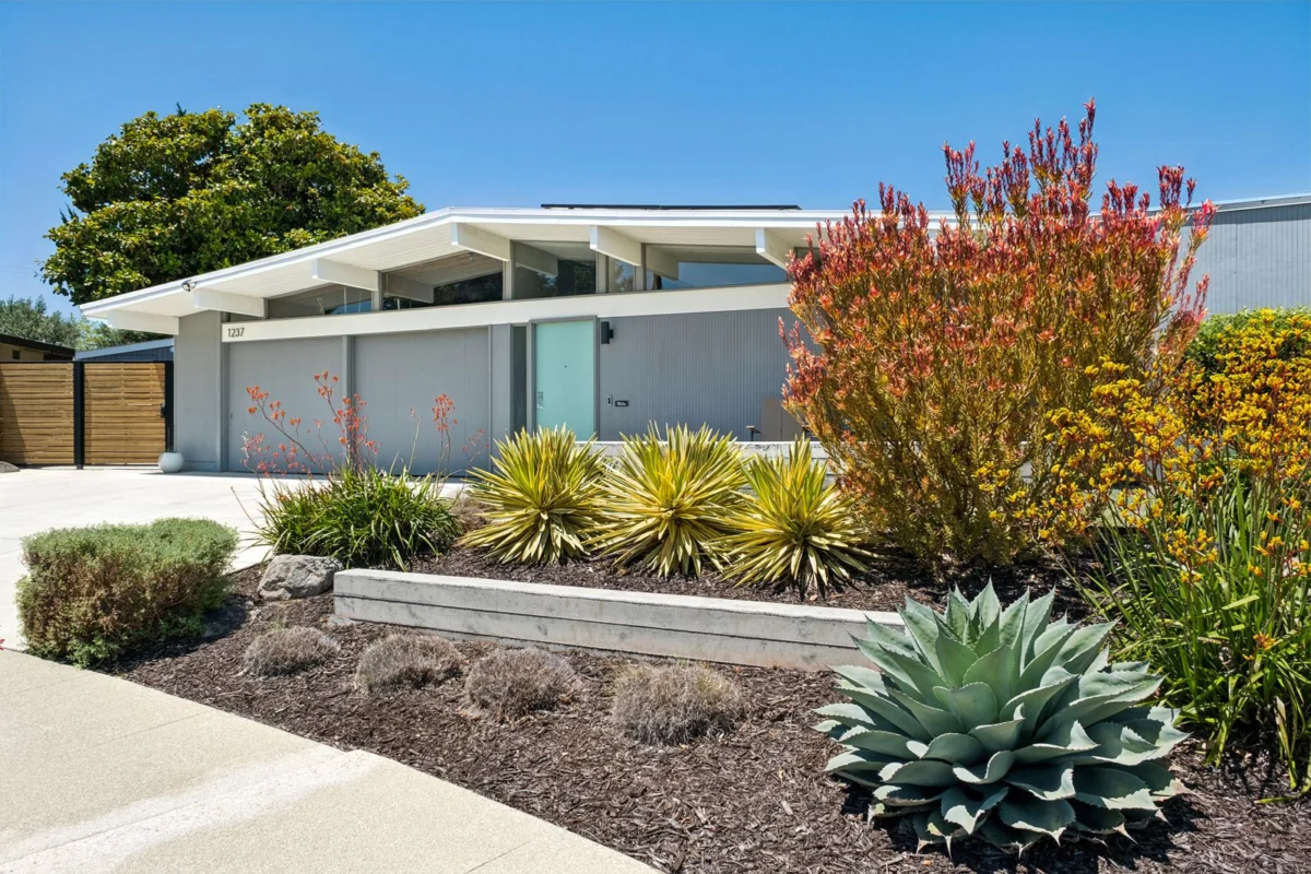 For $1.6 Million, a Meticulously Reimagined Joseph Eichler Mid-Century Modern Retreat with a Detached ADU Hits the Market in Concord, California