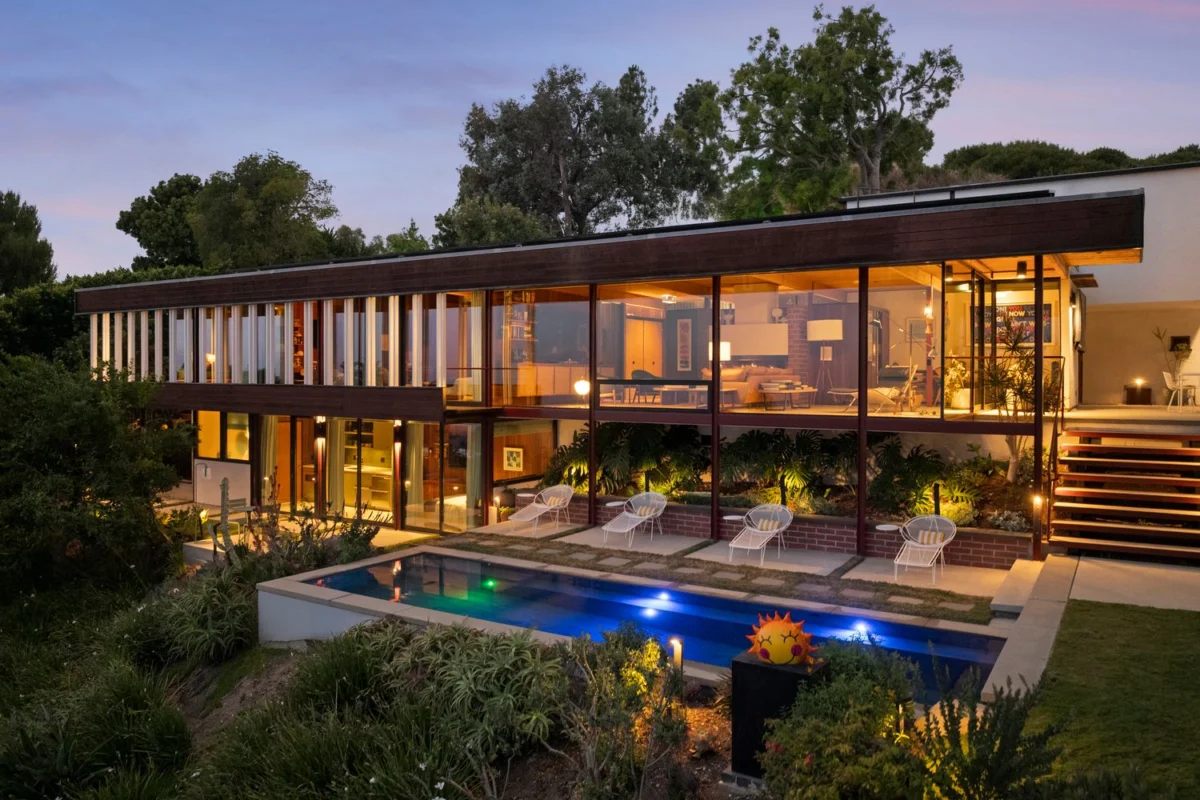 Craig Ellwood’s $6M “House of Steel” Floats Above L.A.
