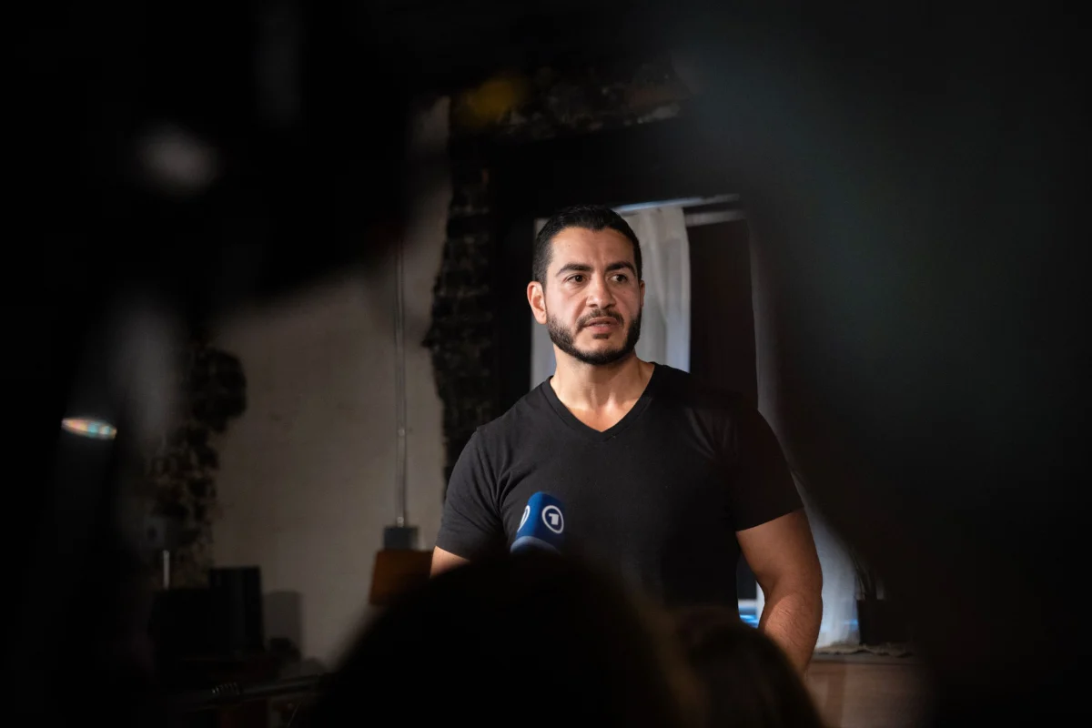 El-Sayed Launches Aggressive Privacy-Focused Ad Blitz Against Rogers in Critical Michigan Senate Race
