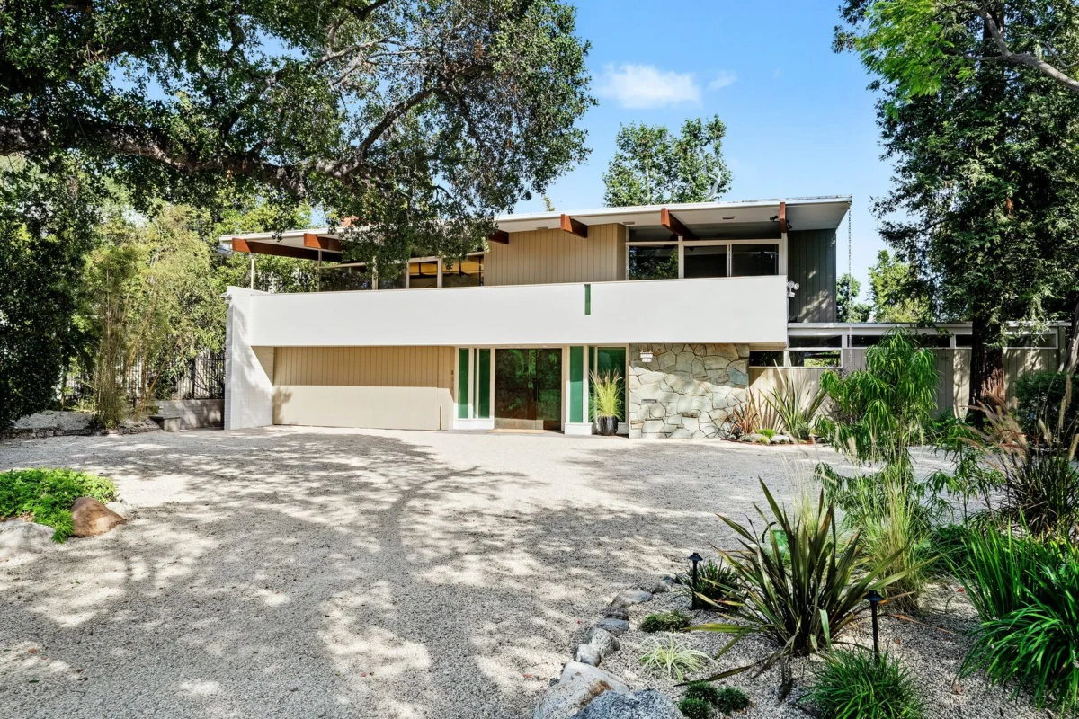 Nobel Prize-Winning Physicist Murray Gell-Mann’s Pasadena Midcentury Modern Residence Listed for $4.6 Million